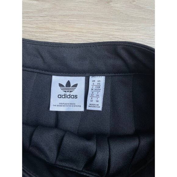 Adidas black skirt - Picture 3 of 3